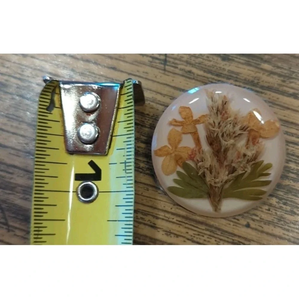 Multicolor Dried Floral in Clear Resin Round Brooch Pin Vintage Handmade Signed